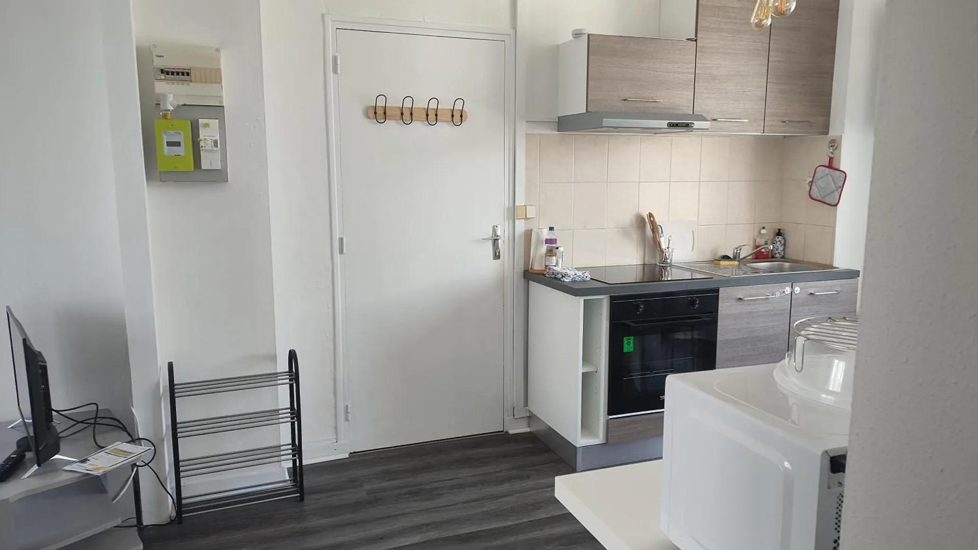 Joli T1 Avec Parking Gratuit Apartment Brest 0*,